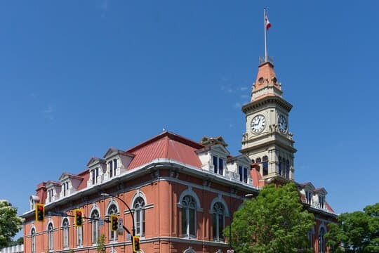 Self Guided Victoria Scavenger Hunt: Sea, Squares & Spirits
