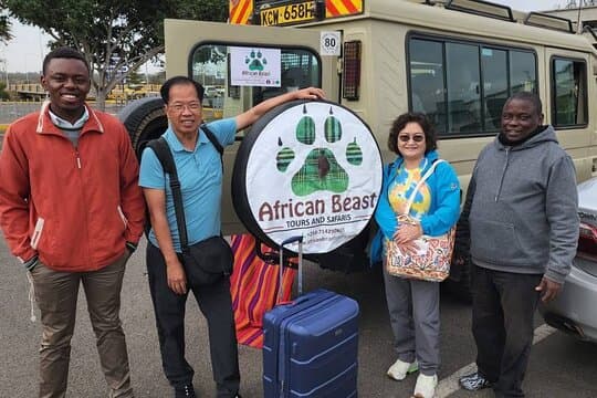 4x4 Safari Landcruiser Rental/hire in Nairobi with driver/guide